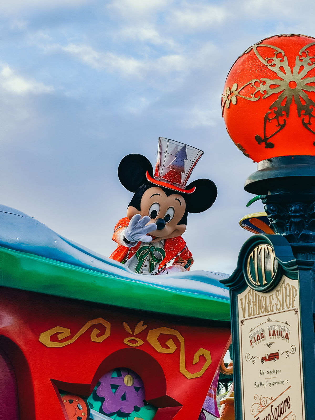 Une journée magique à Disneyland Paris sous la neige et les décorations de Noël